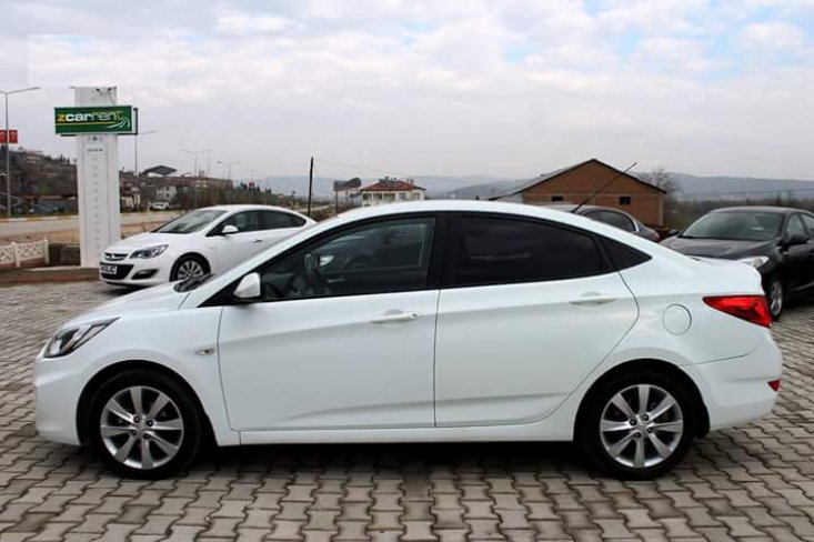 ECRİN DEN KİRALIK HYUNDAİ BLUE