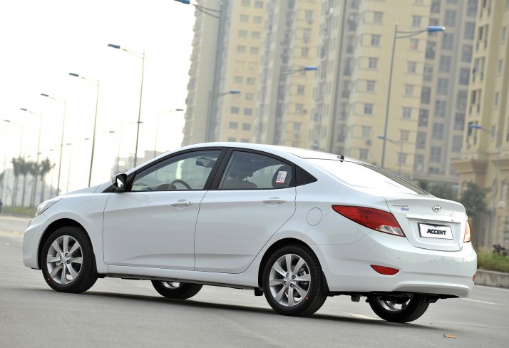 CAR RENTAL CENTER DAN KİRALIK ARAÇ LAR FULL KASA 0 KM BLUE