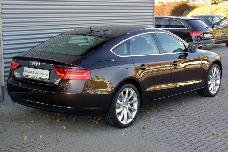 MER OTO KİRALAMA DAN AUDİ A5 FULL